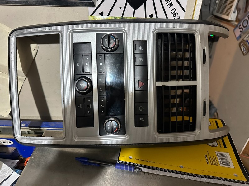 09-10 DODGE JOURNEY OEM HEATER AC A/C CLIMATE CONTROL w/ VENT & BEZEL 55111894ae