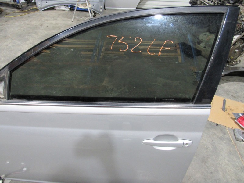05-12 TOYOTA AVALON LEFT FRONT DRIVER DOOR WINDOW ASSEMBLY SILVER 1DA/LA17