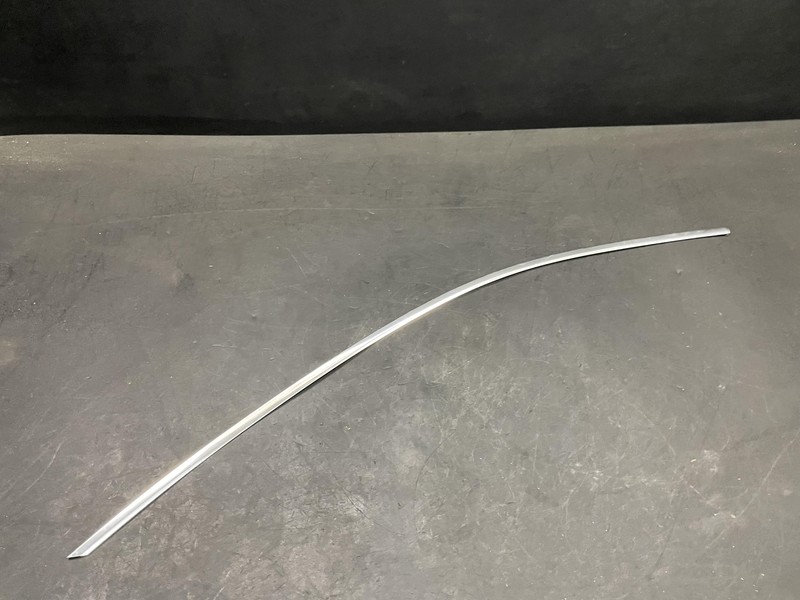 Front Left Door Window Upper Molding 2021 Cadillac XT4 84573340 2019 2020 - 2023