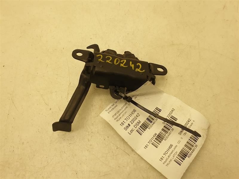 02-06 TOYOTA CAMRY TRUNK LATCH