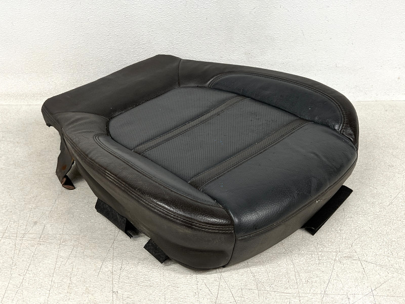 ⭐2020-2022 GMC SIERRA 2500HD FRONT RIGHT LOWER SEAT CUSHION BLACK OEM LOT2680
