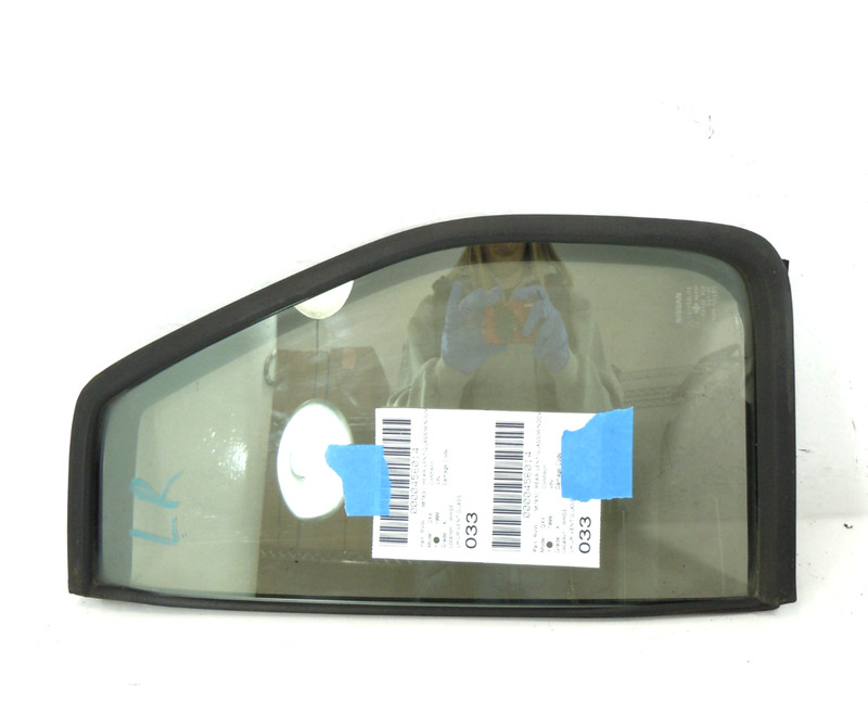 1997-1999 Infiniti QX4 Rear Door Window Vent Glass Driver Left Thru 11/98 OEM