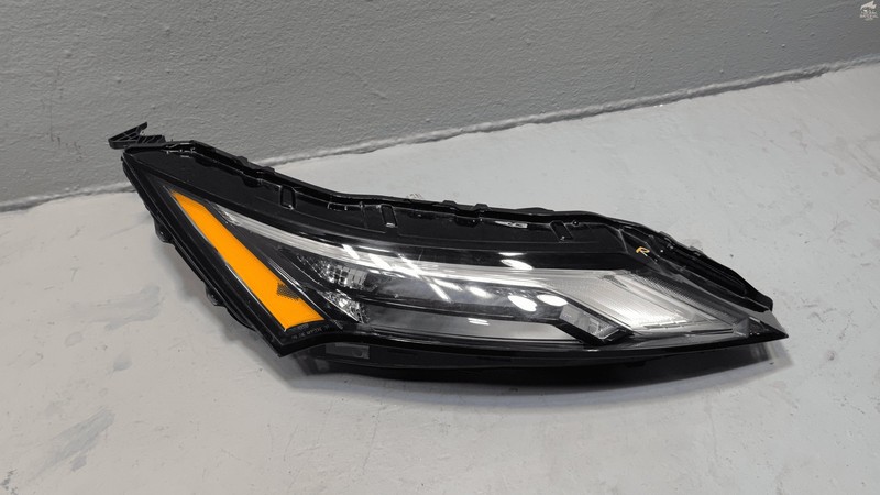 DEFECT! 2021-25 Nissan Rogue Passenger Side Combination Turn Signal DRL Lamp OEM