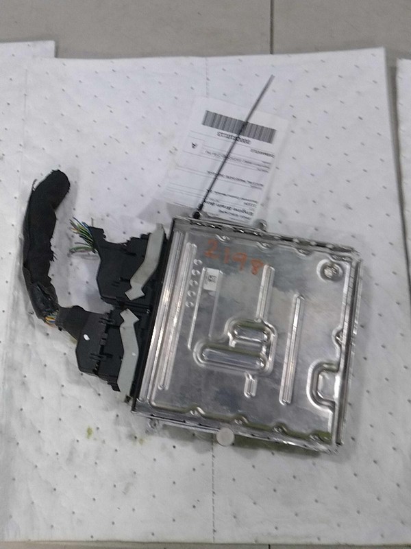 2021 Ford Escape Engine Control Module ECM Black OEM 704226 29k Miles