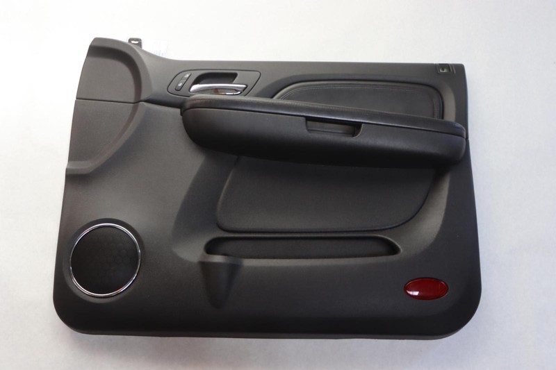 2007-2008 GMC YUKON FRONT RIGHT PASSENGER SIDE DOOR PANEL TRIM COVER EBONY OEM