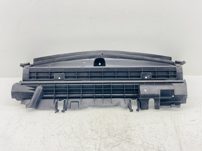 07-14 MERCEDES C250 W204 Engine Radiator Lower Baffle Air Duct 2045053430 OEM