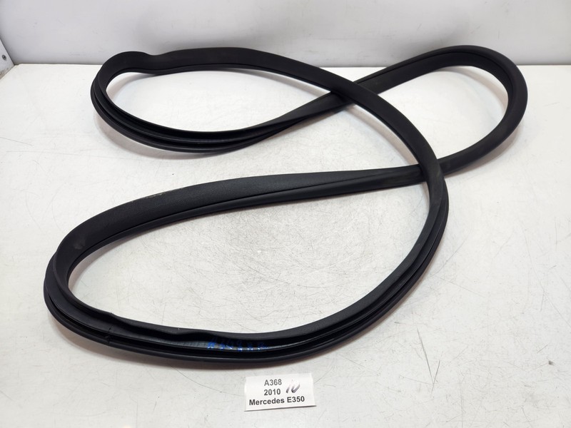 ✅ 2010-2016 OEM Mercedes W212 E350 Rear Right Passenger Door Weatherstrip Seal