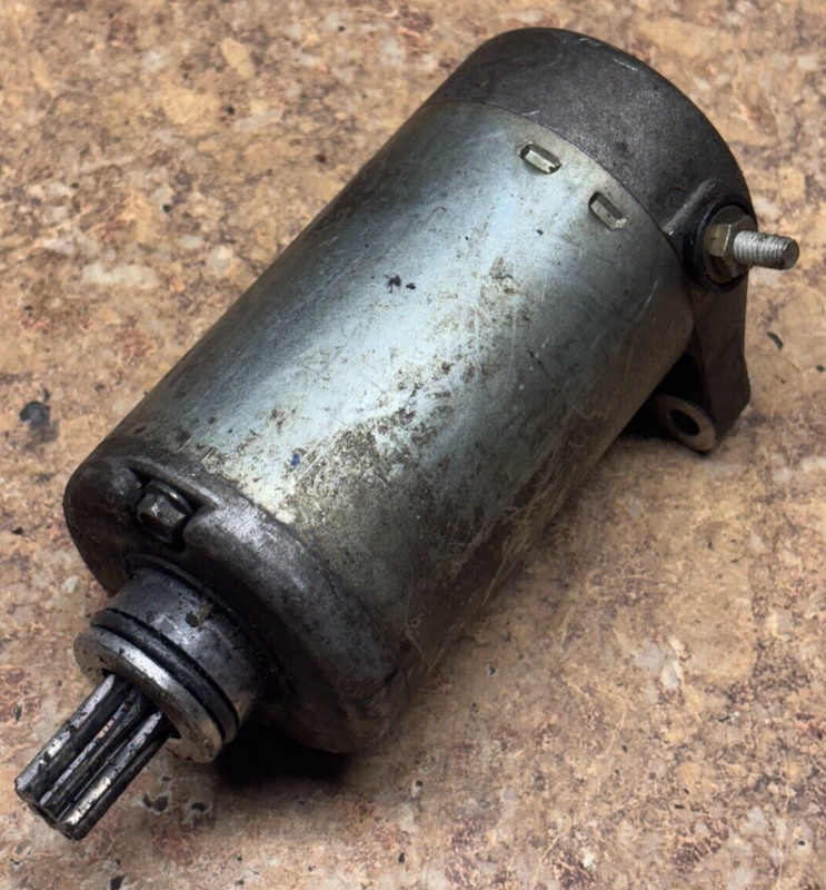 1999 2000 2001 Suzuki GZ250 GZ 250 Electric Starter Motor Engine Starting 99 C2