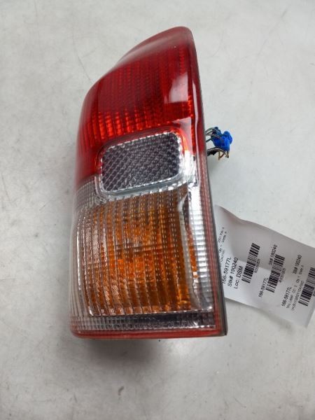 01-03 TOYOTA RAV4 BASE DRIVER SIDE REAR TAIL LIGHT ASSEMBLY