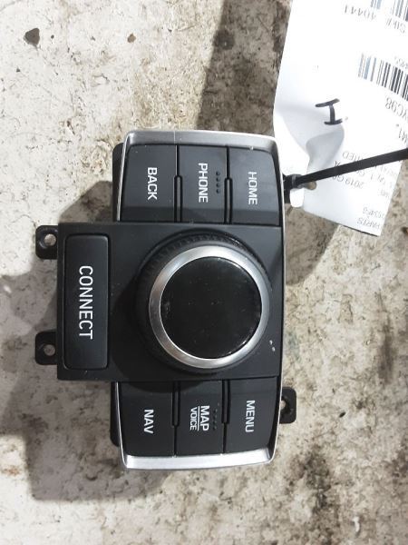 2018-2020 Genesis G80 Console Mounted Radio Controller ID 96540B11504X