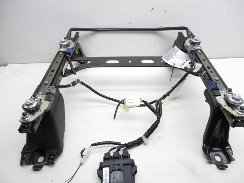 2017-2018 HONDA PILOT RIGHT FRONT SEAT TRACK W/HARNESS
