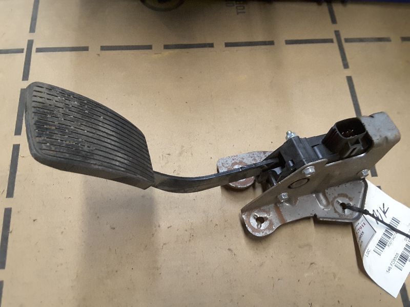 2005 F150 Pedal Brake/Clutch 134274