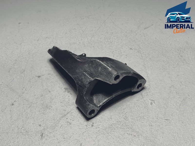 2013-20 Toyota Sienna 3.5L Engine Right Passenger Side Mount Support Bracket OEM