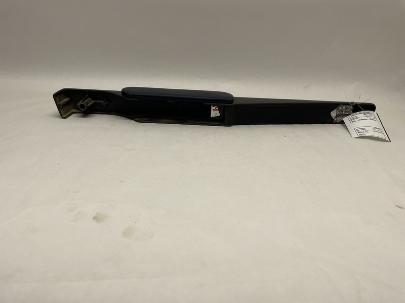2006-2011 ASTON MARTIN V8 VANTAGE RIGHT SIDE DOOR ARM REST LATCH HANDLE OEM