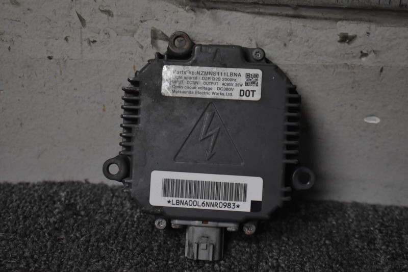 INFINITI HEADLIGHT MODULE FACTORY OEM
