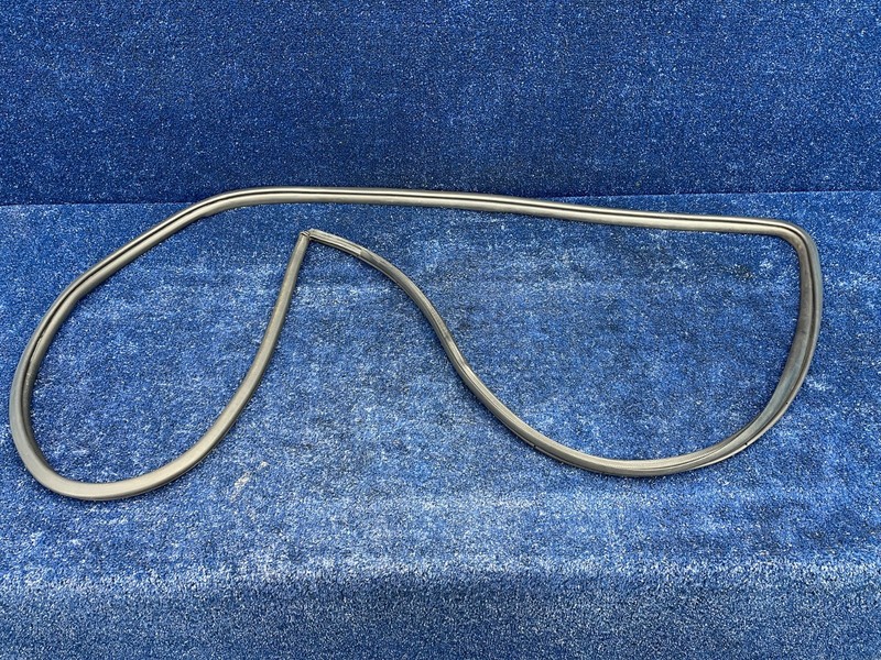2007–2013 TOYOTA TUNDRAFRONT LEFT SIDE DOOR BODY WEATHERSTRIP SEAL OEM