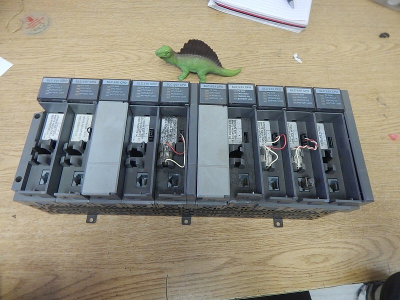 Allen Bradley 1746-A10 1-Slot Rack Includes SLC 5/01 CPU 10 Boards 1747-BA
