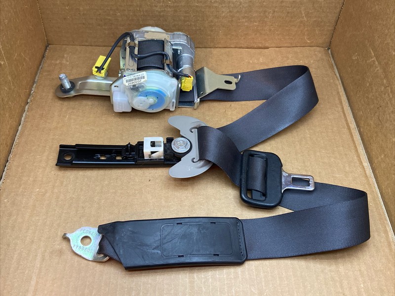 06-11 Honda Civic Sedan Front Right Passenger Side Seat Belt Seatbelt Retractor