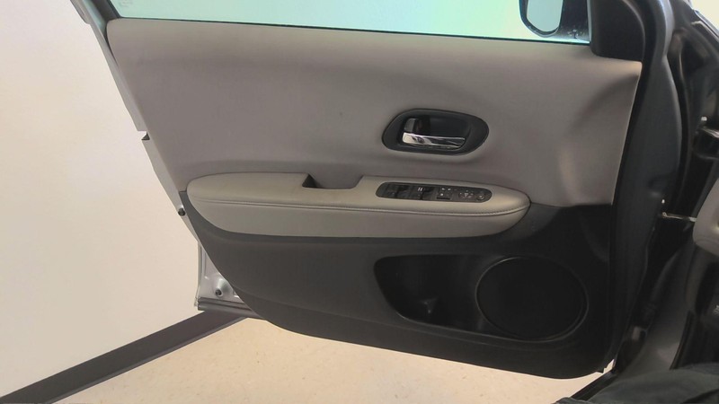 Front Door Trim Panel HONDA HRV Left 17 16 18 19 20 21 22