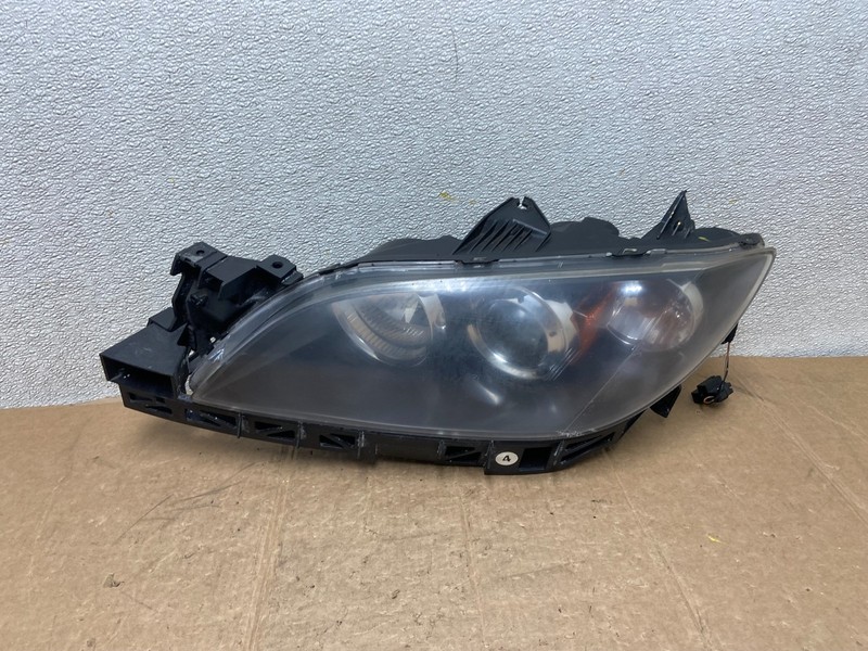 2004 to 2009 Mazda 3 Sedan Left Driver LH Side Halogen Headlight Oem AA2671 DW