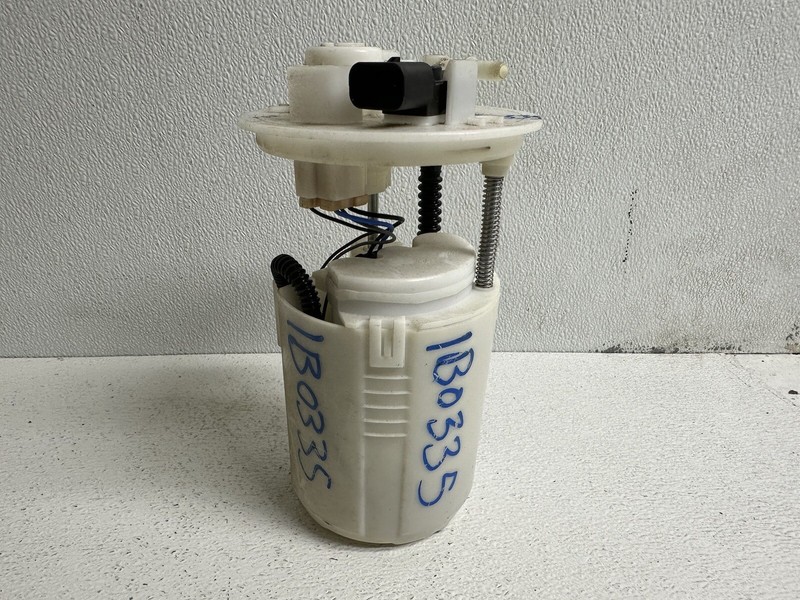 2010-2013 Kia Soul 2.0L Fuel Pump w Sending Unit & Bracket