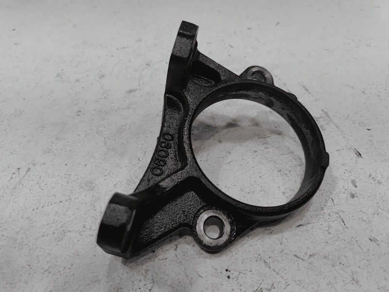 2018-2024 TOYOTA CAMRY FWD FRONT PASSENGER SIDE AXLE SHAFT BEARING BRACKET OEM