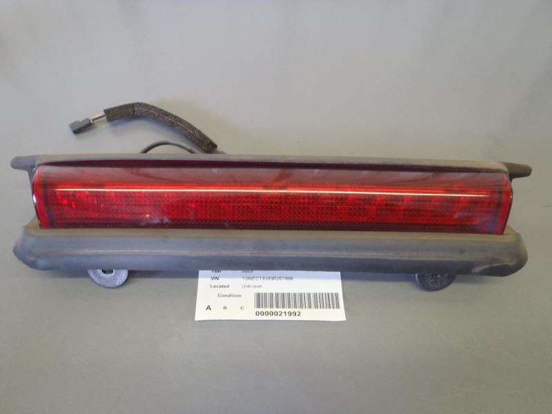 High Mounted Stop Lamp 3rd Brake Light Fits 2000-2006 Chevrolet Tahoe 55116