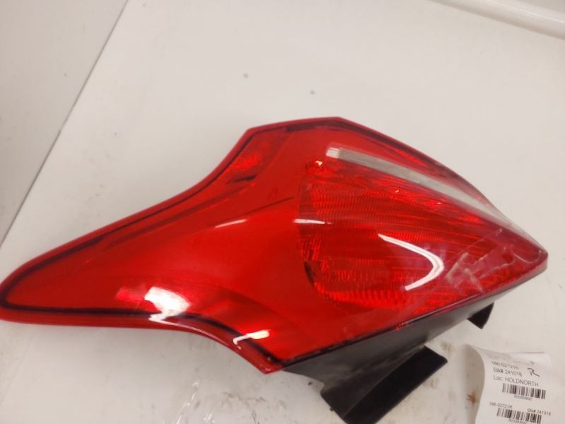 Passenger Tail Light Hatchback Incandescent Fits 15-18 FOCUS 3303642