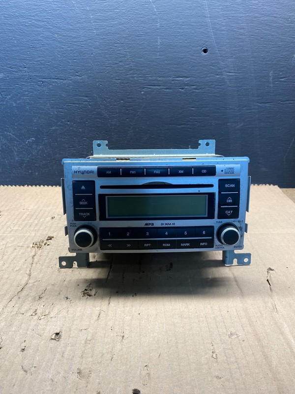 2007 to 2009 Hyundai Santa Fe AM/FM Radio CD Player Oem AC7932 DG