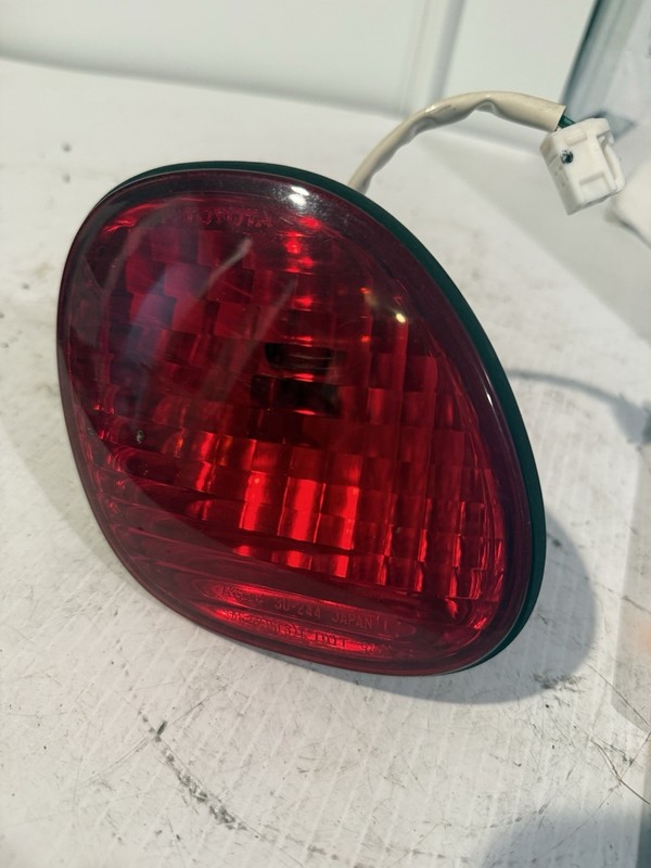 1998-2005 Lexus GS300 Rear Left Driver Tail Light Inner Taillight Lamp OEM