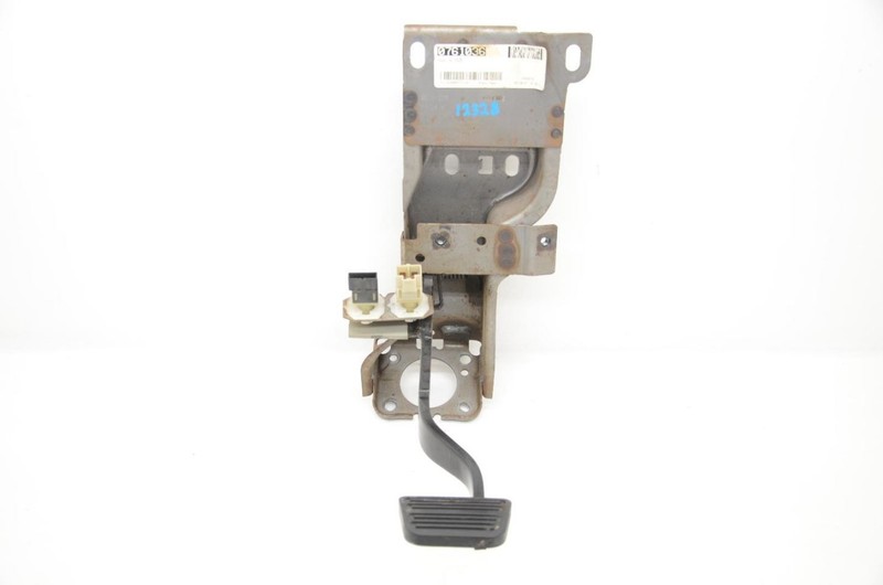 06-10 Hummer H3 3.7L Brake Pedal Assembly 25831535