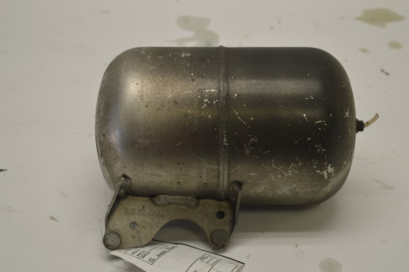 2007-2013 MERCEDES S550 W221 AIR TANK SUSPENSION ACCUMULATOR RESERVOIR OEM