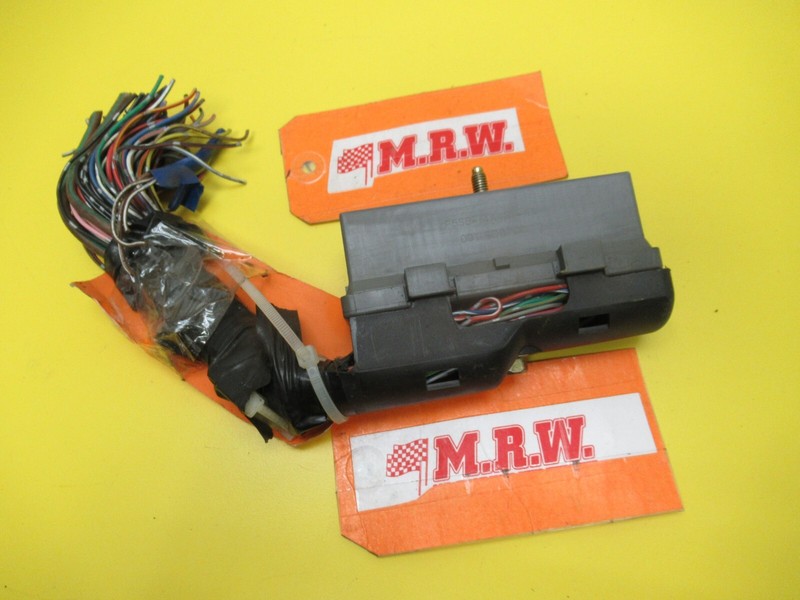 ENGINE COMPUTER wire plug connector end 2.5L MOTOR LOW EMISSION for 00 MAZDA MPV