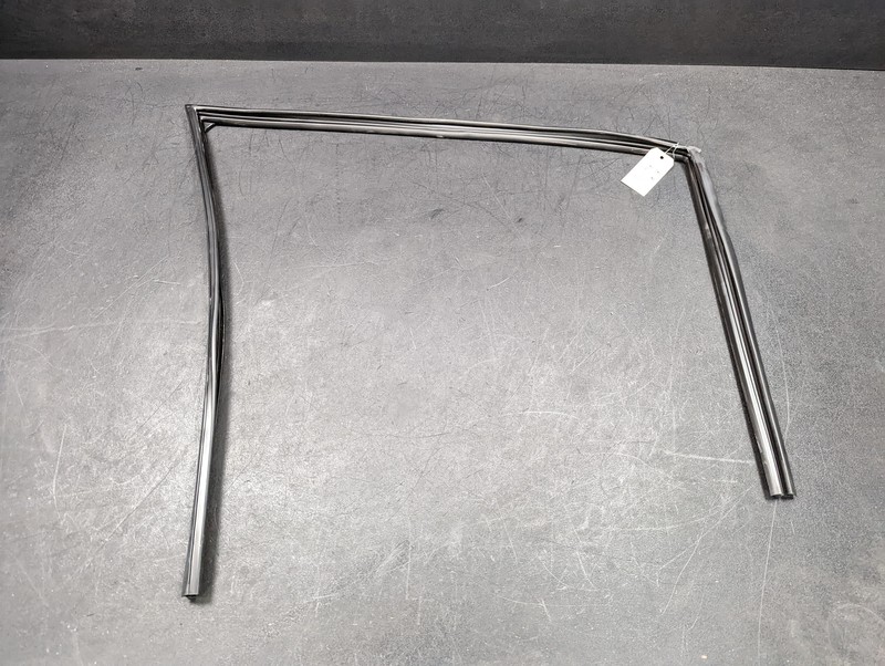 Front Right Passenger Door Window Glass Run Channel 2022 Cadillac CT4 2020 2021