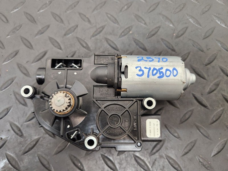 07-13 Mercedes-Benz S-Class Sun Roof Sunroof Sunshade Motor OEM 221-820-47-42
