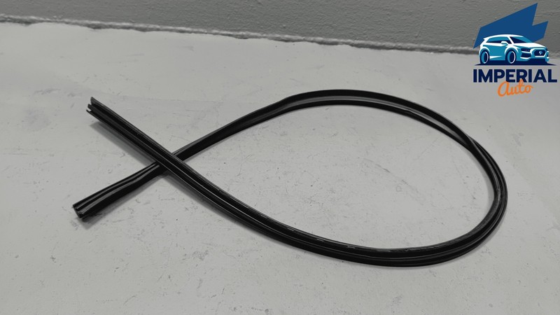 2018-2024 Freightliner Cascadia Front Left Driver Side Weatherstrip Seal OEM