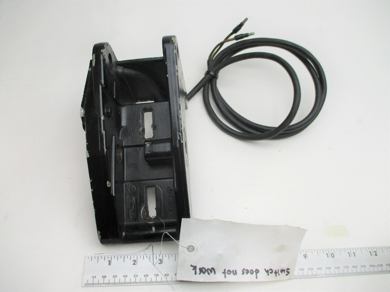 Mercury Mariner Outboard STBD Right Trim Ram Mounting Bracket 45196A2