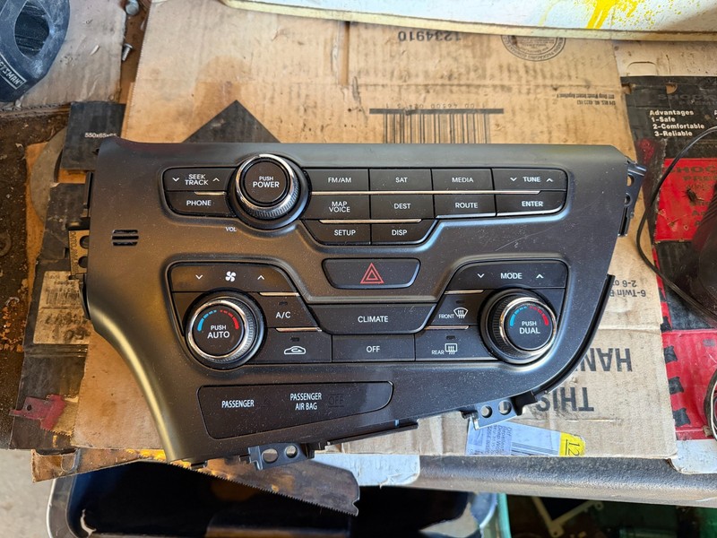 11-13 KIA OPTIMA OEM STEREO RADIO CONTROL PANEL HEATER AC A/C CONTROL W/ NAV