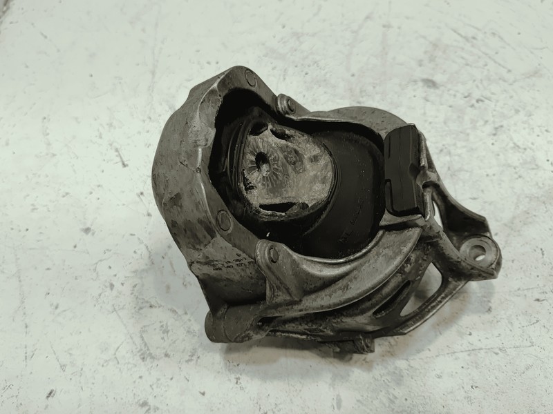 2018- 24 AUDI A5 SPORTBACK 3.0L ENGINE FRONT MOUNT INSULATOR SUPPORT BRACKET OEM