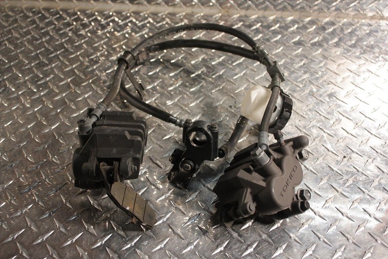 05 SUZUKI SV 650 FRONT WHEEL BRAKE CALIPER MASTER CYLINDER RESERVOIR LINE SV650