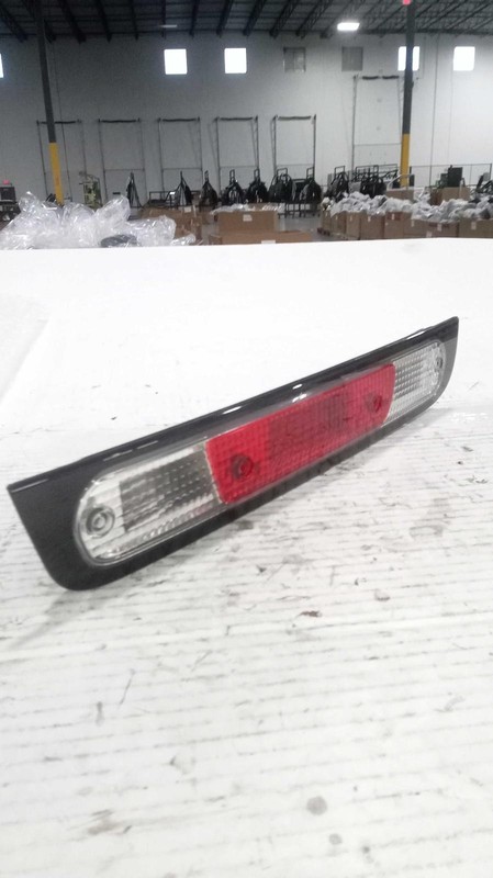 2022 RAM 1500 Pickup Center High Mount Stop Light Assembly White Used NJ25-21673