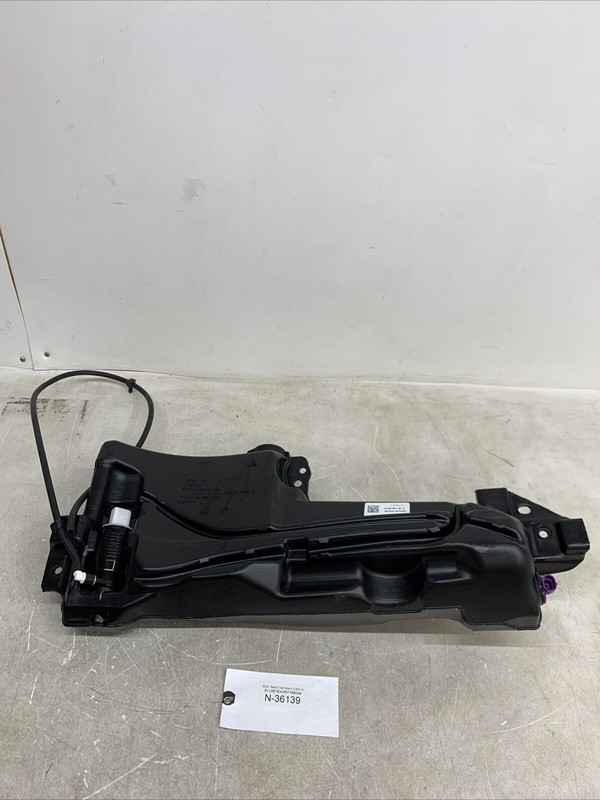 ⚡️24-25TESLA Model 3 1807860-00-E Windshield Resevoir Oem with Pump 36139 M20