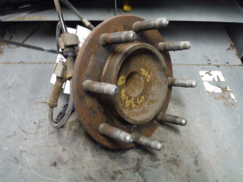 01 02 03 04 05 SILVERADO 1500 HUB FRONT 4X2 8 LUG WHEEL 137793