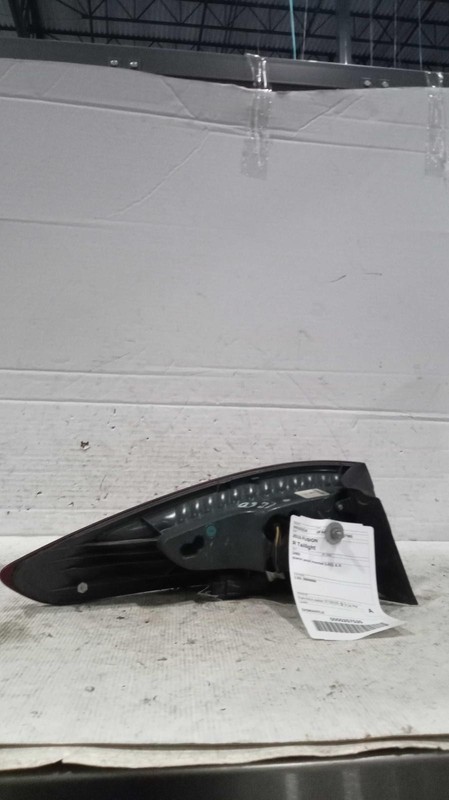2015 Ford Fusion Right Grey Tail Light Assembly OEM 586951 Used 139k Mi