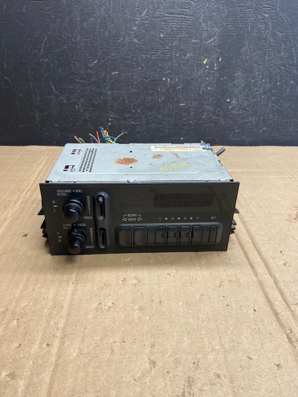 1996- 2005 Chevrolet GMC Safari Astro AM FM Radio Stereo OEM AD7168 DG