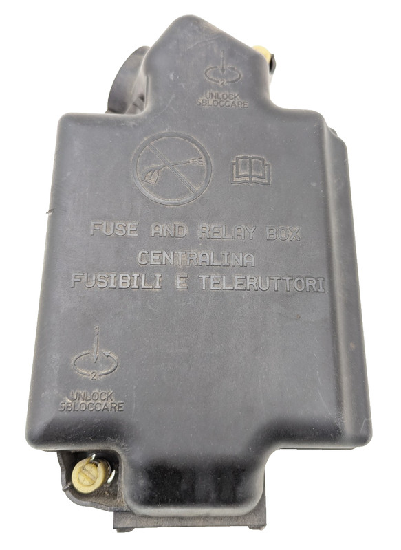 2014-2017 FIAT 500L 1.4L L4 GAS ENGINE FUSE BOX COVER LIB