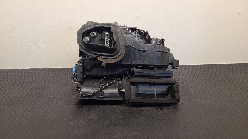 17-21 Jeep Compass HVAC Heater Evaporator Housing Unit Assembly OEM 68350423AA