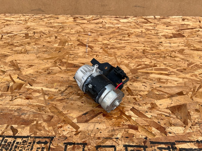 GENESIS G70 2019-2021 OEM ENGINE MOTOR VACUUM PUMP ASSEMBLY (2.0T & 3.3T)
