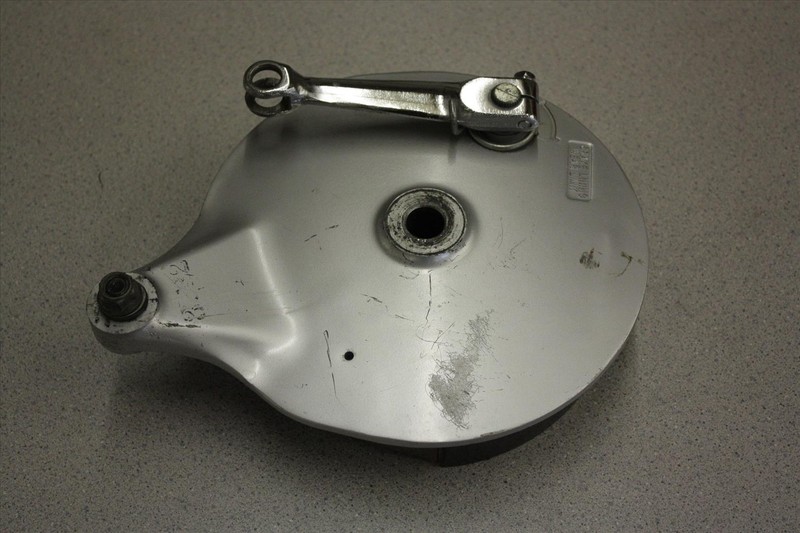 04 SUZUKI VL 800 INTRUDER VOLUSIA REAR BRAKE DRUM CLAMP HUB W/ARM OEM VL800
