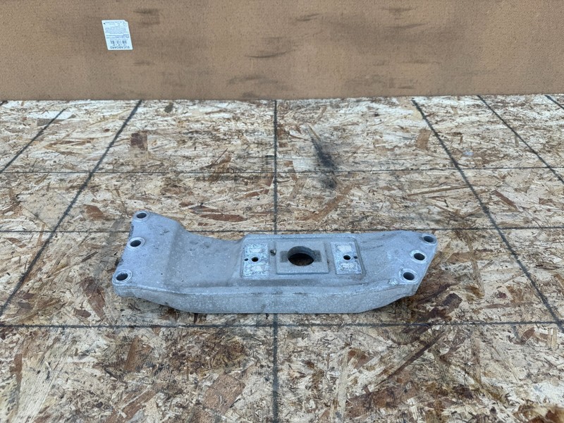 KIA STINGER 2018-2023 OEM AUTOMATIC TRANSMISSION CROSSMEMBER MOUNT AWD 3.3T